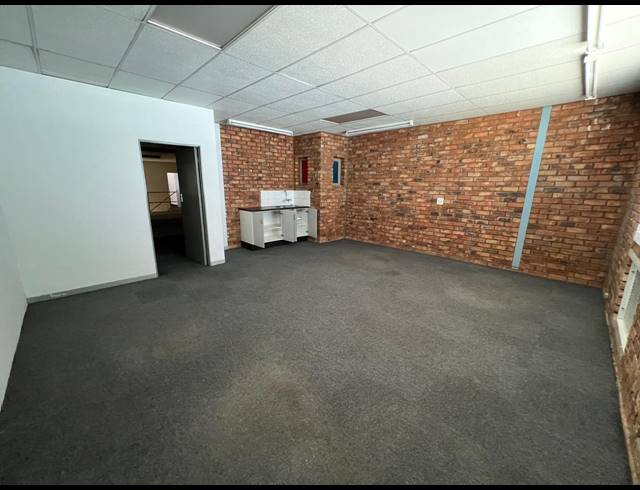 354M² WAREHOUSE TO LET IN STRIJDOMPARK
